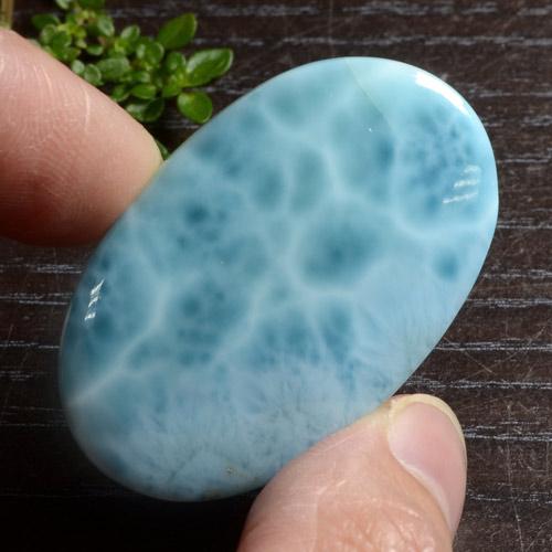 Larimar azul natural de 51,45 ct, corte óvalo, opaco