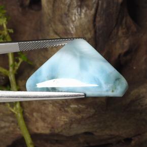 Larimar azul natural de 24,61 ct, trillón, opaco
