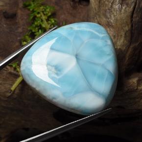 larimar Azul verdoso claro natural de 102.85 ct, Trillón, Opaco