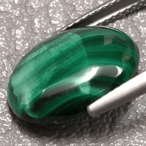 Malaquita verde natural de 7,84 ct, corte óvalo, opaco