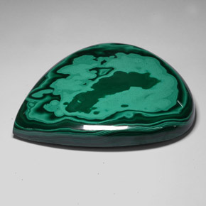 Malaquita verde natural de 2590,50 ct, en forma de pera, opaco