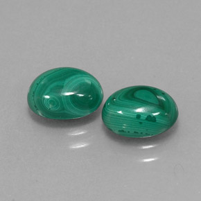 Gemas de malaquita verde natural de  ct, corte óvalo, opaco