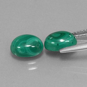 Gemas de malaquita verde natural de  ct, corte óvalo, opaco