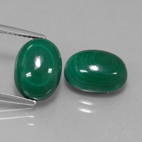 Gemas de malaquita verde natural de  ct, corte óvalo, opaco