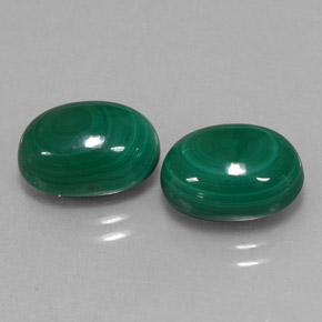 Gemas de malaquita verde natural de  ct, corte óvalo, opaco