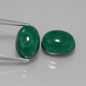 Gemas de malaquita verde natural de  ct, corte óvalo, opaco