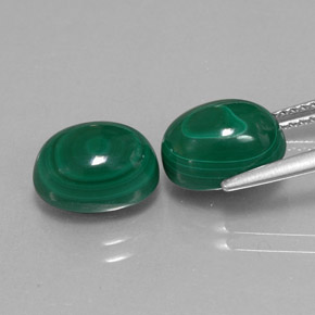 Gemas de malaquita verde natural de  ct, corte óvalo, opaco