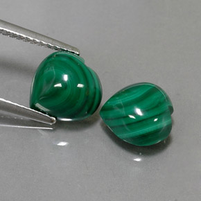 Gemas de malaquita verde natural de  ct, forma de corazón, opaco