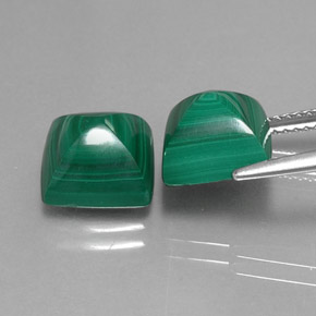 Gemas de malaquita verde natural de  ct, cuadrado, opaco