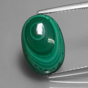 Malaquita verde natural de 6,72 ct, corte óvalo, opaco