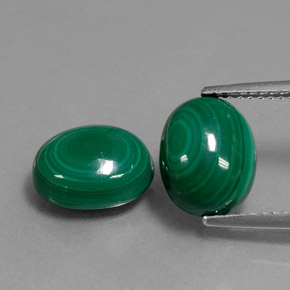 Gemas de malaquita verde natural de  ct, corte óvalo, opaco
