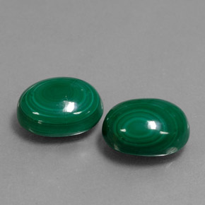 Gemas de malaquita verde natural de  ct, corte óvalo, opaco