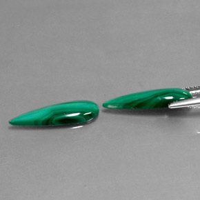 Gemas de malaquita verde natural de  ct, en forma de pera, opaco