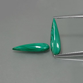 Gemas de malaquita verde natural de  ct, en forma de pera, opaco