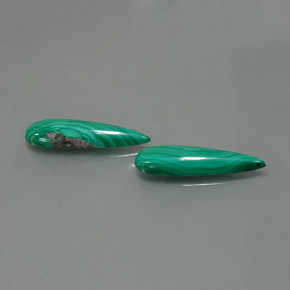 Gemas de malaquita verde natural de  ct, en forma de pera, opaco