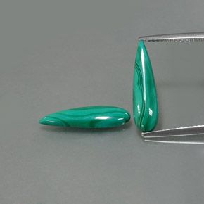 Gemas de malaquita verde natural de  ct, en forma de pera, opaco