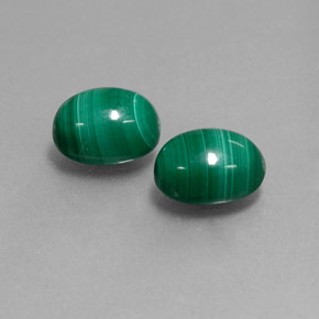 Gemas de malaquita verde natural de  ct, corte óvalo, opaco