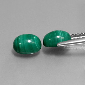 Gemas de malaquita verde natural de  ct, corte óvalo, opaco
