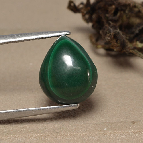 Malaquita verde natural de 5,60 ct, en forma de pera, opaco