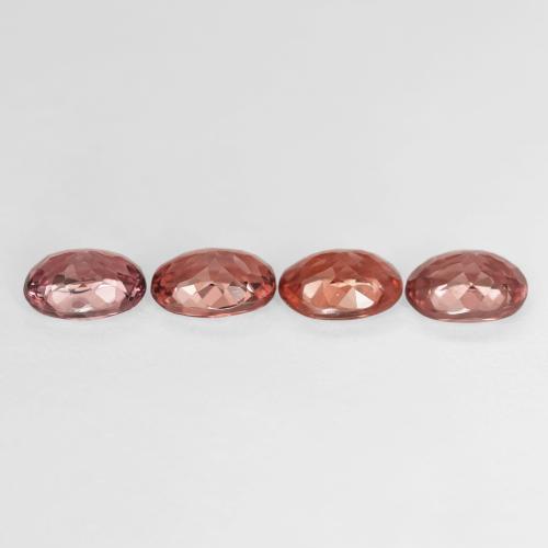 Gemas de granate malayo Rojo cálido natural de 4.27 ct, Ovalada, VVS-VS