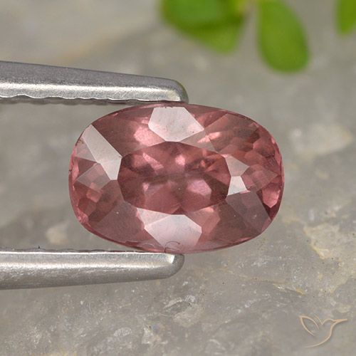 0.62ct Natural Rosa oscuro granate malayo, Forma Cojín, VS, Photo A