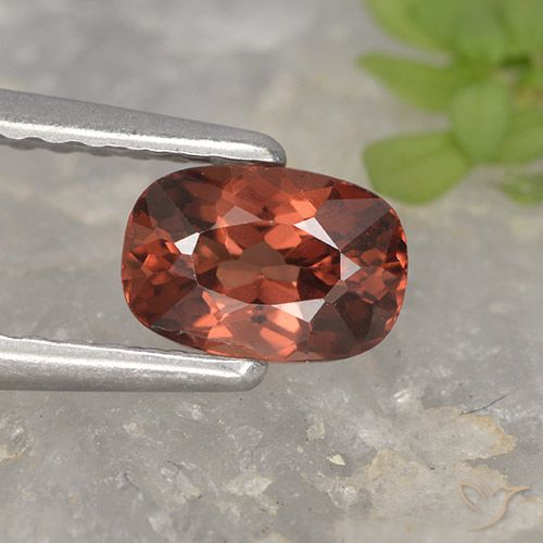 0.72ct Natural Rojo carmesí intenso granate malayo, Forma Cojín, VVS-VS, Photo A