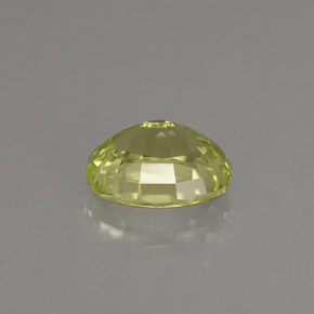 Pequeño granate Verde amarillento natural de 1.34 ct, Corte Óvalo, VVS