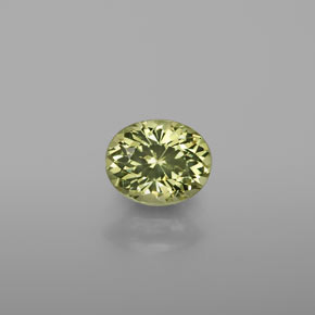 Pequeño granate Verde dorado natural de 1.10 ct, Corte Óvalo, VS