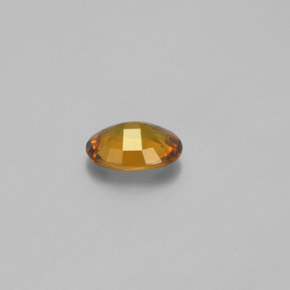 Pequeño granate Dorado verdoso natural de 0.84 ct, Corte Óvalo, VVS