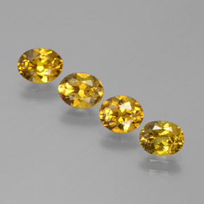 Gemas de Pequeño granate Dorado verdoso natural de 2.94 ct, Corte Óvalo, VS