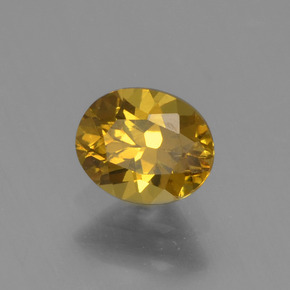 Pequeño granate Dorado verdoso natural de 0.54 ct, Corte Óvalo, VVS