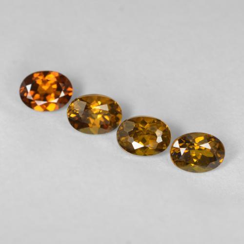 Gemas de Pequeño granate Dorado terroso natural de 2.21 ct, Ovalada, VVS-VS