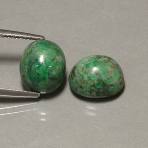Gemas de maw-sit-sit verde natural de  ct, corte óvalo, opaco