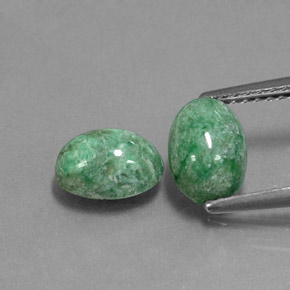 Gemas de maw-sit-sit verde natural de  ct, corte óvalo, opaco