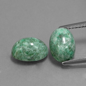 Gemas de maw-sit-sit verde natural de  ct, corte óvalo, opaco