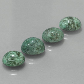 Gemas de maw-sit-sit verde natural de  ct, corte óvalo, opaco