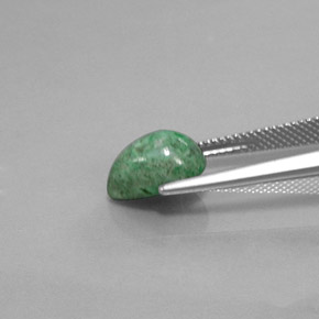 Maw-sit-sit verde natural de 3,83 ct, en forma de pera, opaco