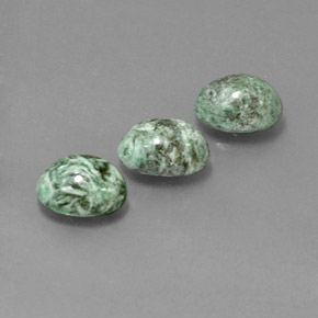 Gemas de maw-sit-sit verde natural de  ct, corte óvalo, opaco