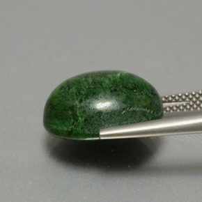 Maw-sit-sit verde natural de 12,36 ct, corte óvalo, opaco