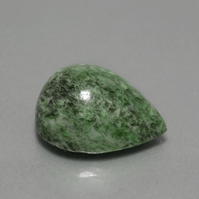 Maw-sit-sit verde natural de 13,96 ct, en forma de pera, opaco