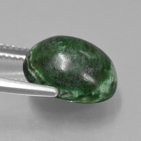 Maw-sit-sit verde intenso natural de 8,70 ct, corte óvalo, opaco