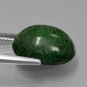 Maw-sit-sit verde natural de 9,65 ct, corte óvalo, opaco