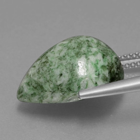 Maw-sit-sit verde natural de 11,53 ct, en forma de pera, opaco
