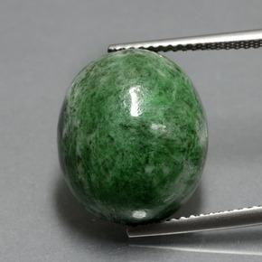 Maw-sit-sit verde natural de 18,15 ct, corte óvalo, opaco