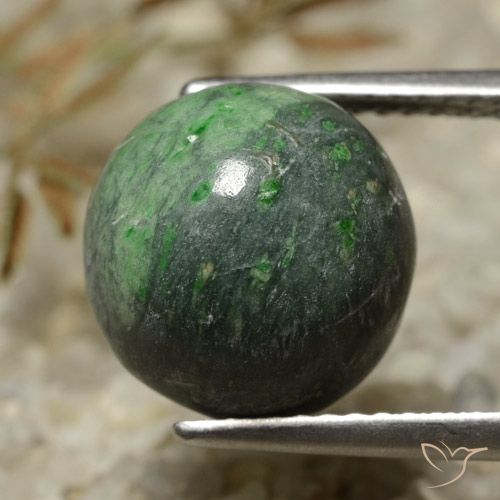 maw-sit-sit Verde medio natural de 7.81 ct, Corte Redondo, Opaco