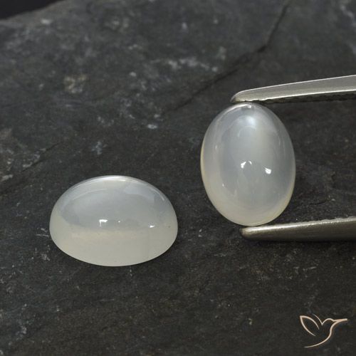 Gemas de Piedra de Luna Blanco cálido natural de 2.86 ct, Corte Óvalo, Translúcido