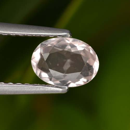 Morganita rosa natural de 0,70 ct, corte óvalo, VS