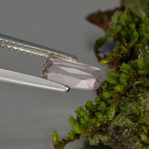 Morganita Rosado claro natural de 0.65 ct, Corte Cojín, VVS