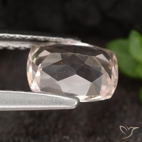 Morganita Rosado claro medio natural de 0.71 ct, Forma Cojín, VVS-VS