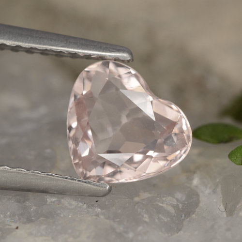 Morganita Rosado medio natural de 1.10 ct, Forma de corazón, VVS-VS